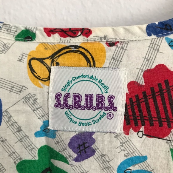 SCRUBS L art painting scrub top - Picture 3 of 5